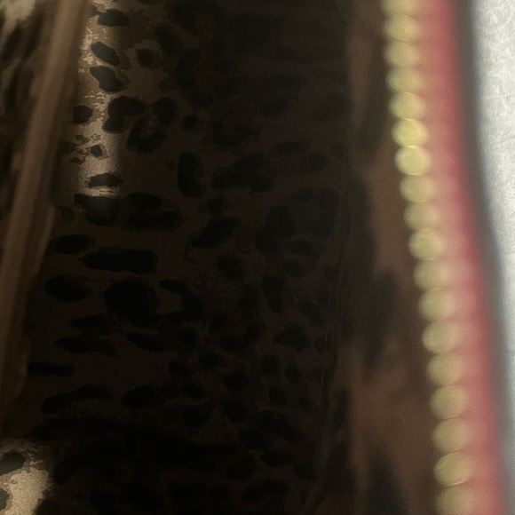 New With Tags Elegant Burgundy Patent Leather Handbag - Picture 6 of 8